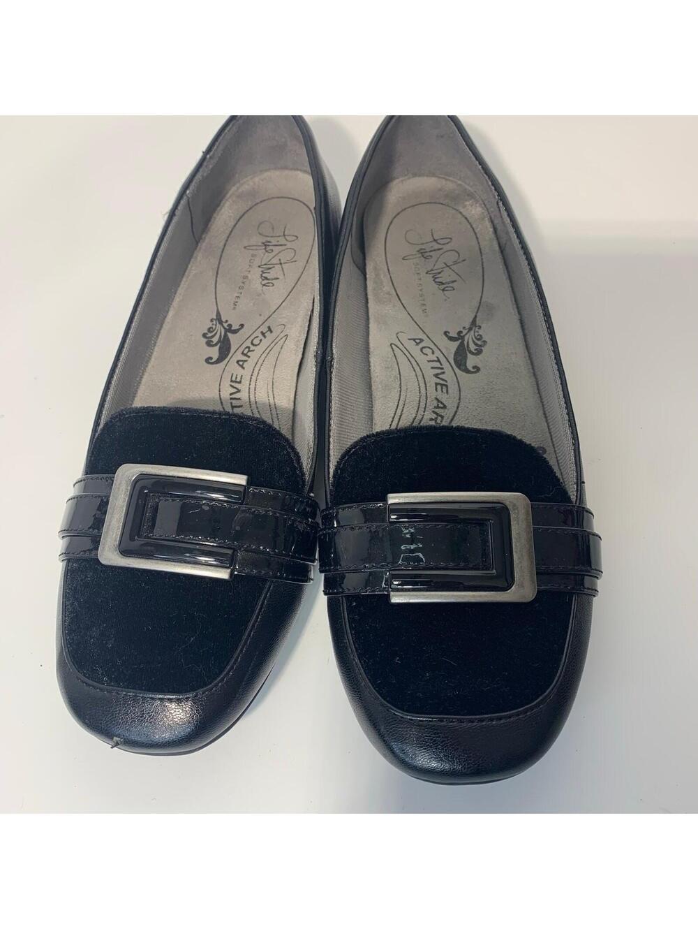 Life stride Sz 8 M Black soft system slip on comfort flat shoe Darcine